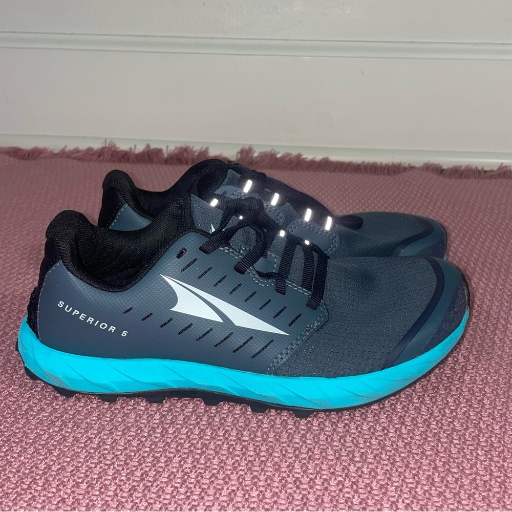 ALTRA Women's Superior 5 Trail Running Shoes, Dark Slate, size 6